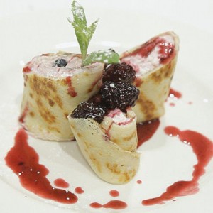 Crêpes aux fruits rouges au yaourt, gingembre et menthe